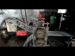 پوشش روی با روی بالا 7.5*15 سانتی‌متر حصار توری تیغی جوش داده شده توری سیم خاردار گالوانیزه