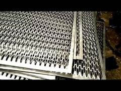 توری راهرو گالوانیزه پانچ شده آلومینیوم و کربن ملایم به ضخامت 0.3 تا 8 میلی متر