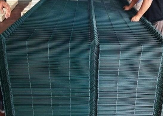 حصار مش سیم آهنی جوش داده شده فلزی منحنی 1.8 متری 3 بعدی