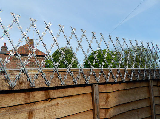 سری Bto Concertina Razor Wire Mesh Trellis Military Surplus
