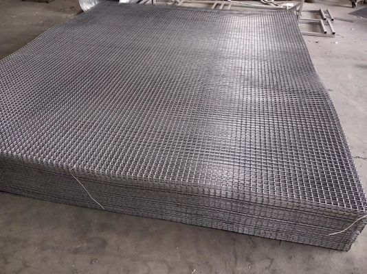 3.4mm گالوانیزه سیم جوشکاری پنل های حصار 15cm Mesh 1.22 * 2.44 سیاه