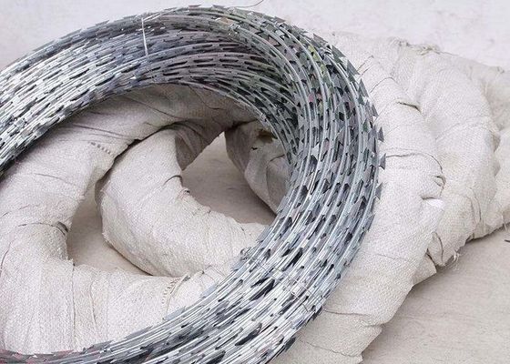 سیم خاردار کنسرتینا تیغ گالوانیزه کارخانه چینی برای زندان و فرودگاه