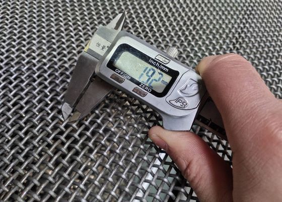 صفحه ارتعاشی مش شنی 65 میلی متری سیم چین دار 1.5 متر x 1.95 متر