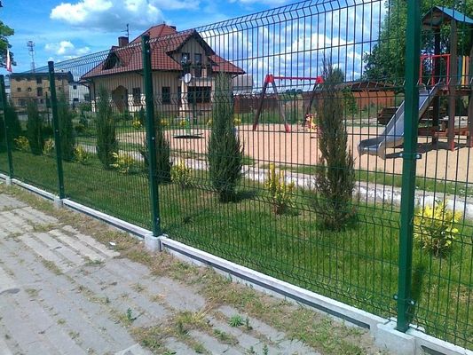 محیط امنیت باغ 0.4mm فلز منحنی 3d Wire Mesh Peach Post