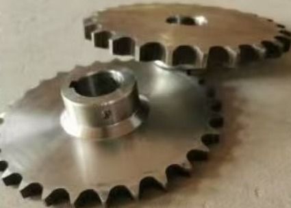 DIN Sprocket 24B 28B 32B چرخ زنجیره ای با دندان 10 میلی متری و مواد C45