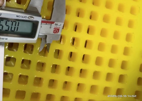 عملکرد مطلوب 30mm ضخامت مربع پلی اورتان صفحه نمایش میش در بافت ساده