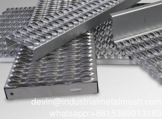 مقاومت در برابر خوردگی سنگین دهان تمساح سوراخ شده گرفتگی ایمنی Strut جوش ضد لغزش Grating برای پالایشگاه های نفت / قدرت