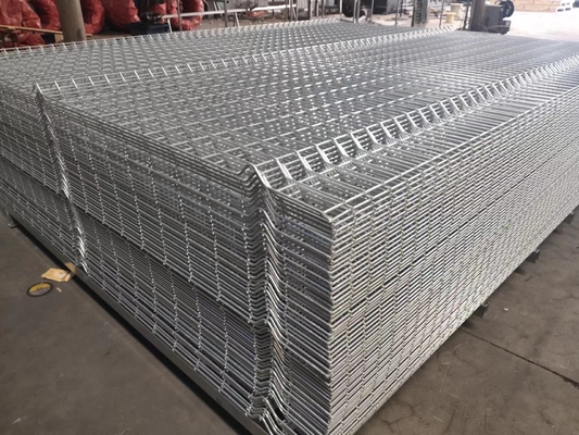 حصار باغ فلزی منحنی SGS فولاد گالوانیزه فلزی Pvc با پوشش خمشی V