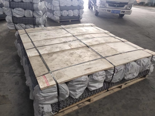 نرده فلزی 1.8 متری گالوانیزه زنجیره ای 60x60 الماس 50 فوت