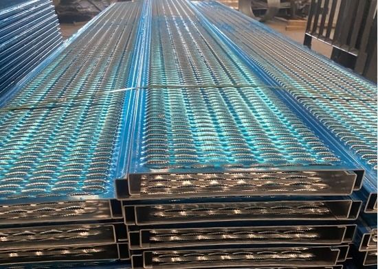 2.5mm آلومینیوم 5052 گرفت Strut تخته شبكه سوراخ شده ضد لغزش الماس ایمنی